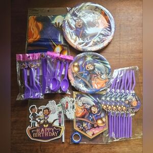 NIB Owlhouse birthday decorations